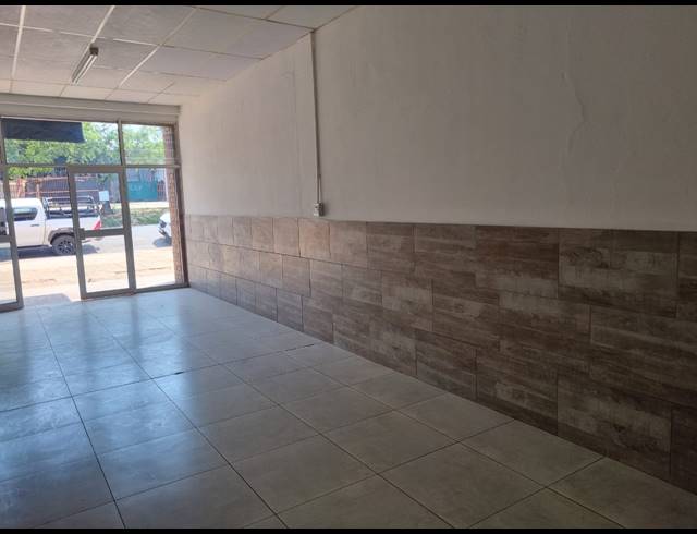 90M² RETAIL TO LET IN WHITE RIVER CENTRAL